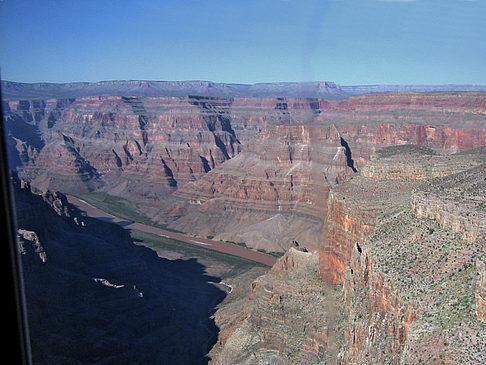 Per Hubschrauber im Grand Canyon